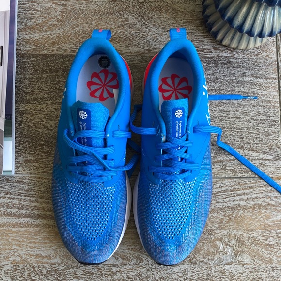 Nike Men’s Odyssey React 2 Flyknit Running Shoe - Picture 3 of 5